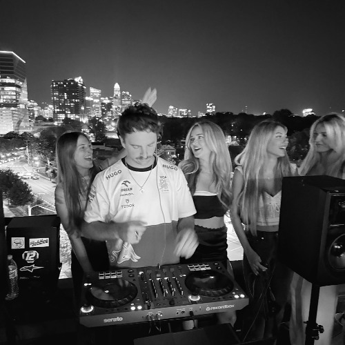 Stream Rooftop Mix v3 by @AV8R | Listen online for free on SoundCloud