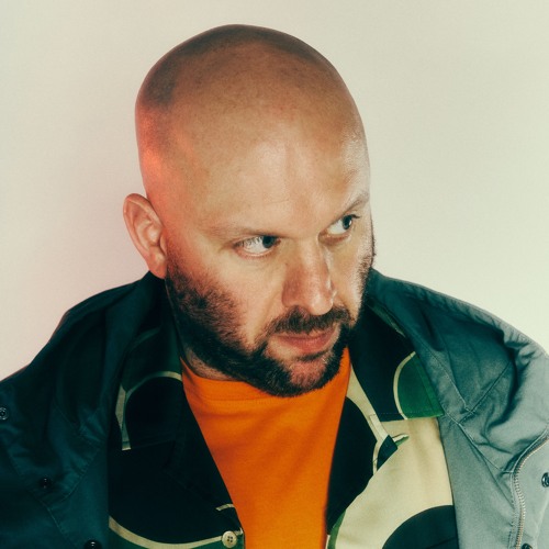 Girls Of The Internet: The 'Shine A Light On' Mix