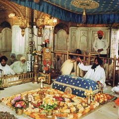 Guru Ramdas Rakho - Bhai Harjinder Singh Ji Srinagar Waale