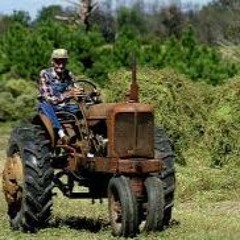 Saterdee Tracterin The Fields