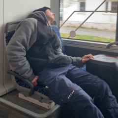 NIMM DEINE TITTEN AUS MEINER FRESSE!