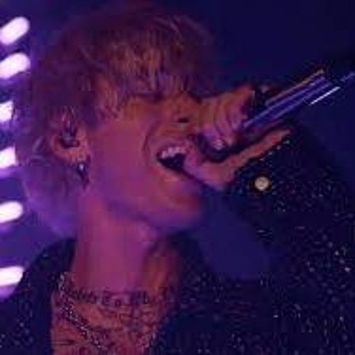 Machine Gun Kelly - Death In My Pocket ( live from the roxy )