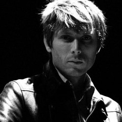 Franz Ferdinand - The Dark Of The Matinée (re disco ver ''Yes, it's mine'' Kiss reMix) back to 2004