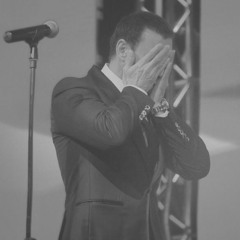 أنا عاشقٌ حد البكاء