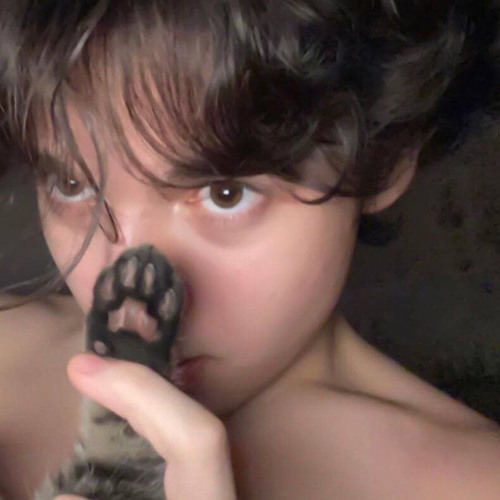 عض اصبعك هذا دمعك /: