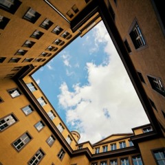 Me Toca Volar - Maxnabb Ft. Kode