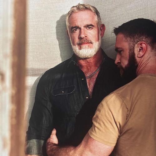 Stream episode Interview Rich Burns, creator of the darkly comic web