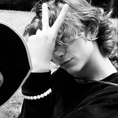 tv in black and white