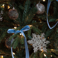 SANTA DOESN'T KNOW YOU LIKE I DO BY SABRINA CARPENTER (Cover) By LUNESOL