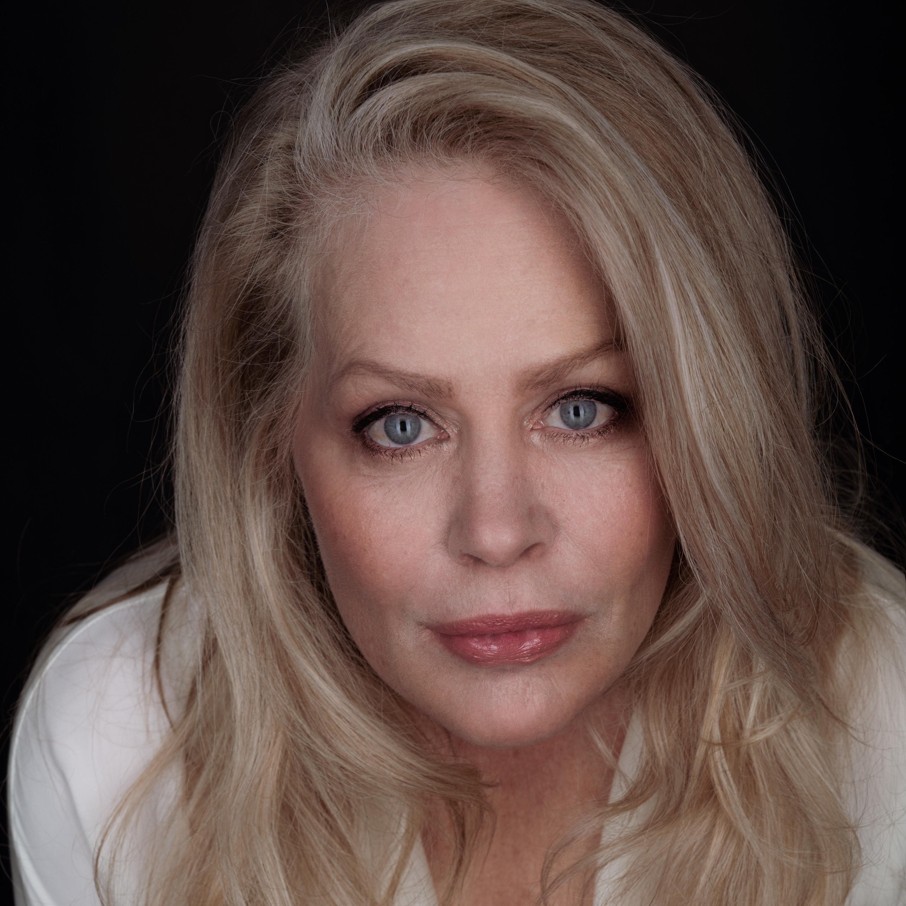The Frank MacKay Show - Beverly D'Angelo