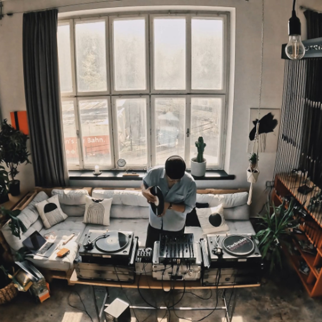 Stream Deep - Minimal House Vinyl DJ Set | Fil Palmer – Vinyl Tape