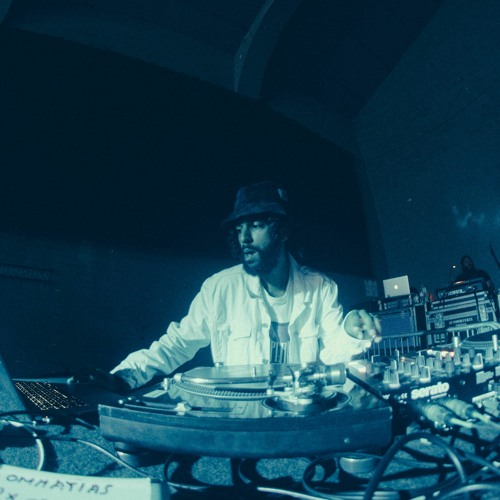 Nelsoniq - Contemporary African & Diaspora Music (short mix)