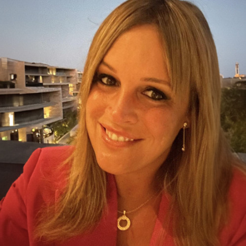 Stream episode Kelly Van Loo by BE ONE podcast | Listen online for free ...