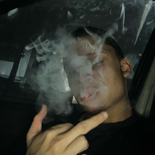 Mc 2m rapper-ESSA E A TROPA DO URSO SO COMEDOR DE XT(DJ MENOR)GARDENIA AZUL