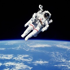 грустные путешествия космонавта из эйркрафта 4