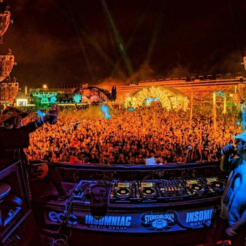 Stream Sriracha ManDiscovery Project Electric Forest 2022 by Sriracha