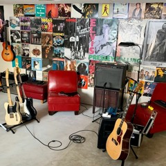 Yonder Comes The Mailman(2)