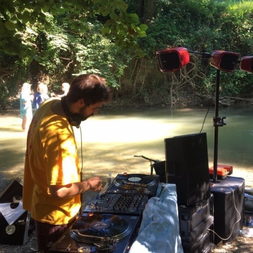 Sunday Service's guests & residents