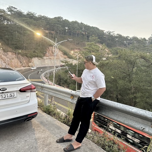 Dù đau nhưng anh vẫn nắm….