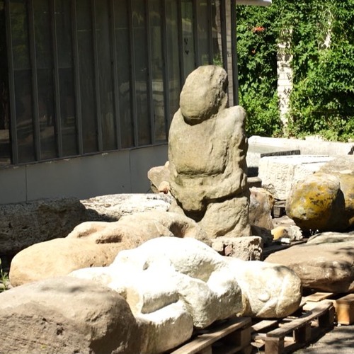 Як відбувається евакуація половецьких скульптур із прифронтових громад Дніпропетровщини