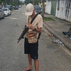 TÔ TREPADÃO COM GLOCK DE ROUPA