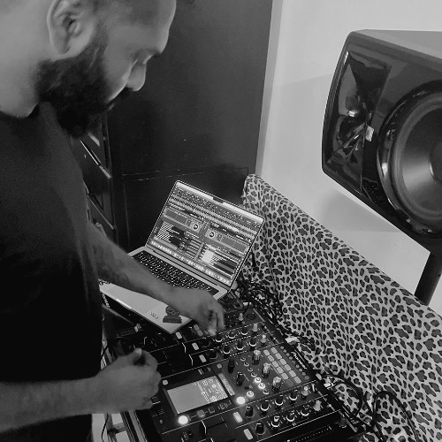 Dance until you forget DARK MINIMAL TECHNO MIX by VANTA NEURONS 13th July 2025