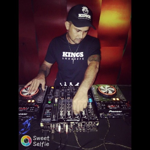 É SÓ UMA BOTADA, NA NOVINHA UMA BOTADA - MC Gringo DJ ANDRÉ LIMA