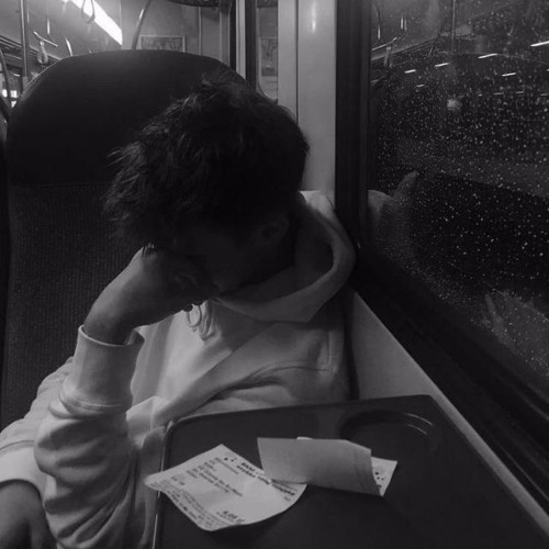 - لـشـوفـتـه وصـوتـه احـن 😩🎶؟.