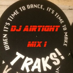 Traks live mix Aug 05 Part 1 - DJ Airtight (happy hardcore)