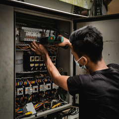 Jeremy Whitworth | Navigating Electrical Systems