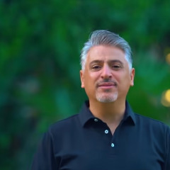 ترنيمة جديدة احنا حبايبه ( المرنم القس ذياد شحادة)