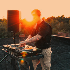 NUCLEAR SUNSET ( TECHNO/HARD TRANCE/BOUNCE) DJ SET