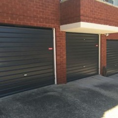 What Are the Signs That Tell You to Opt for Garage Door Repairs?