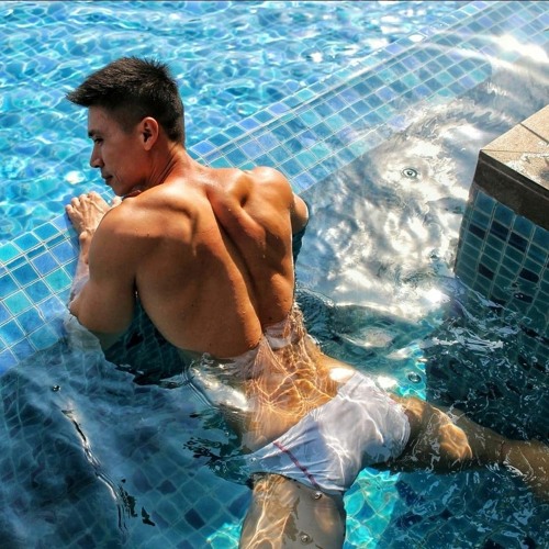 House of White Party Bangkok: Pool Muscleboys