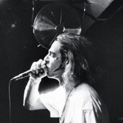 KRVEZIZNIVÝ Arwi Dívej se na tu bitch, ona myslí, že je hvězda Suckuje dicky, od města do města A já