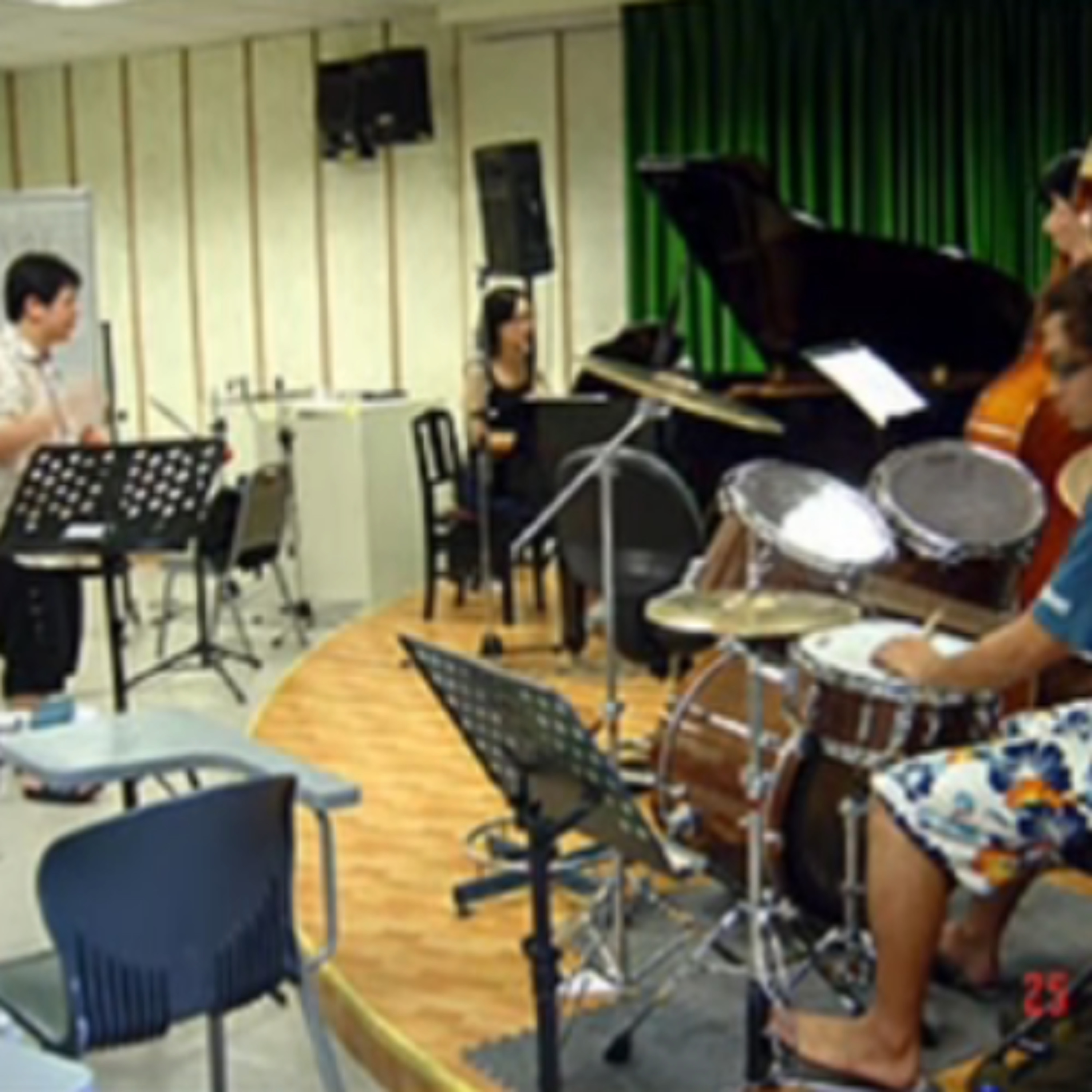 很多現今線上的爵士樂手都是我們的學生,他們都曾參加歷時十二年的台北國際爵士音樂營(TISJA),有些則是多年來陸續在營隊裡教到的學生,之後也繼續跟我們學習