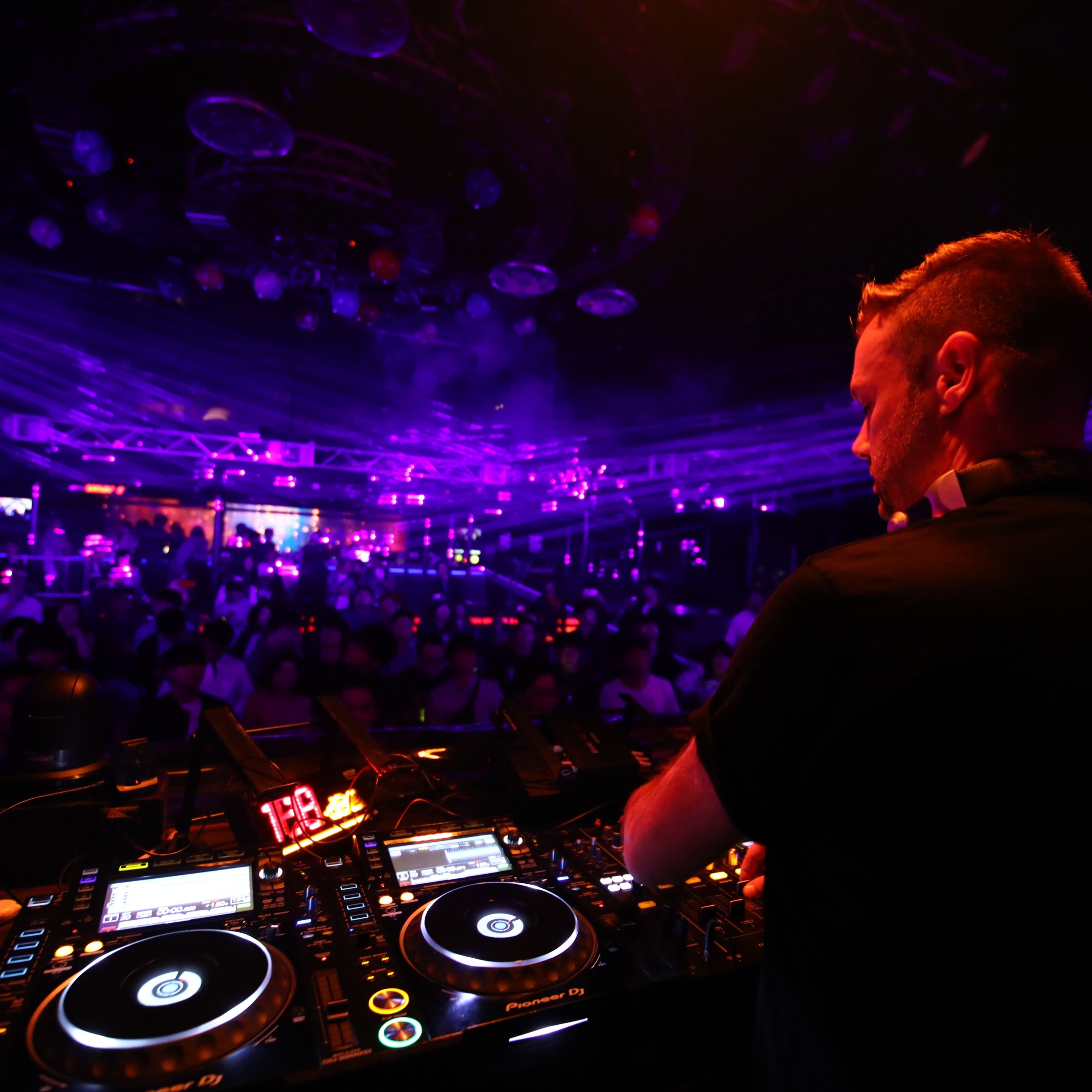 Paul Thomas presents UV Radio