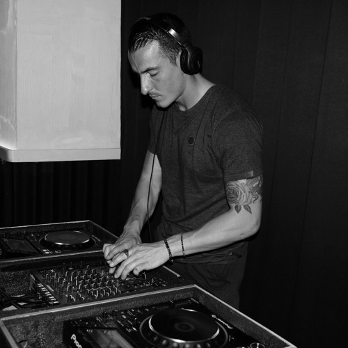 Discovery (techno 142bpm)