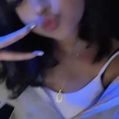 𝐥𝐨𝐨𝐤 𝐚𝐭 𝐦𝐞 𝐧𝐨𝐰
