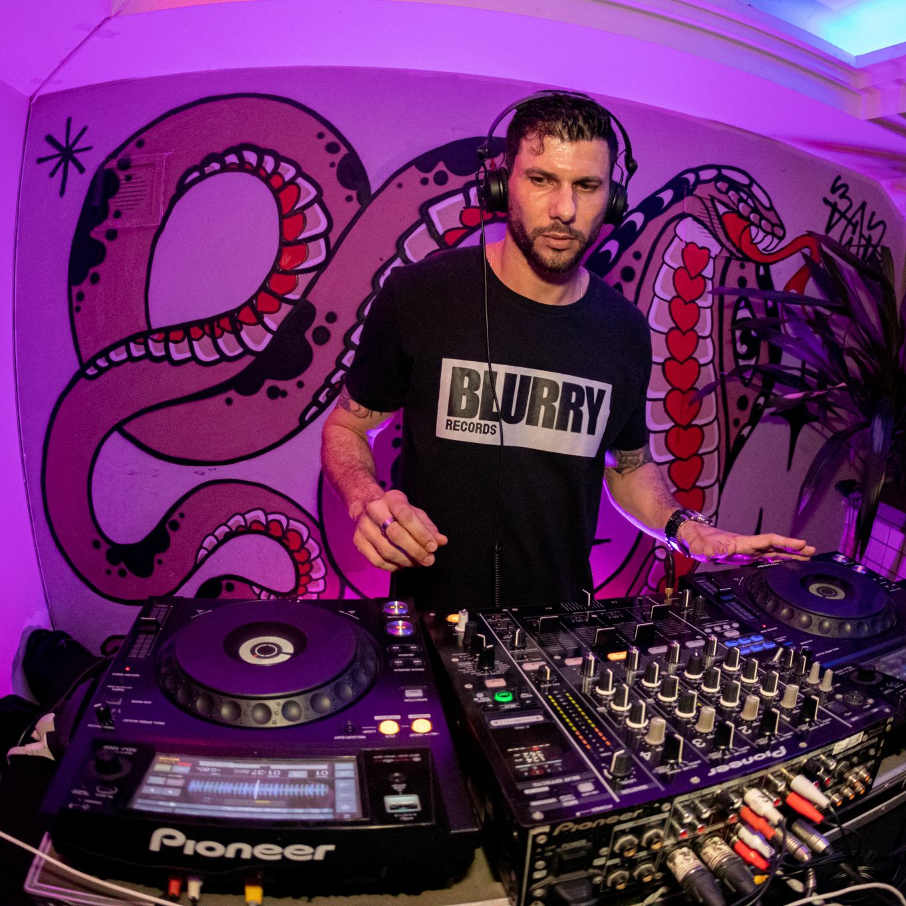Rz @ Live at Under Waves Showcase 30.04.22 episode artwork