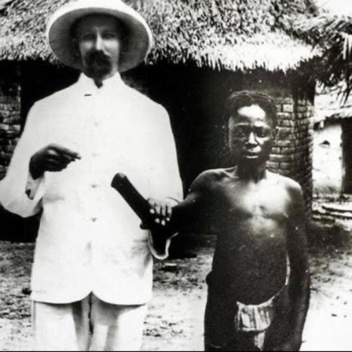 iyirïnusrry playing with païn