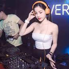 Quay Về Đây (Feat.Nin Hoàng Remix)