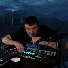 Fred again..- #9 twitch stream USB002 first day of rehearsals (wakefield, monday 29th september)