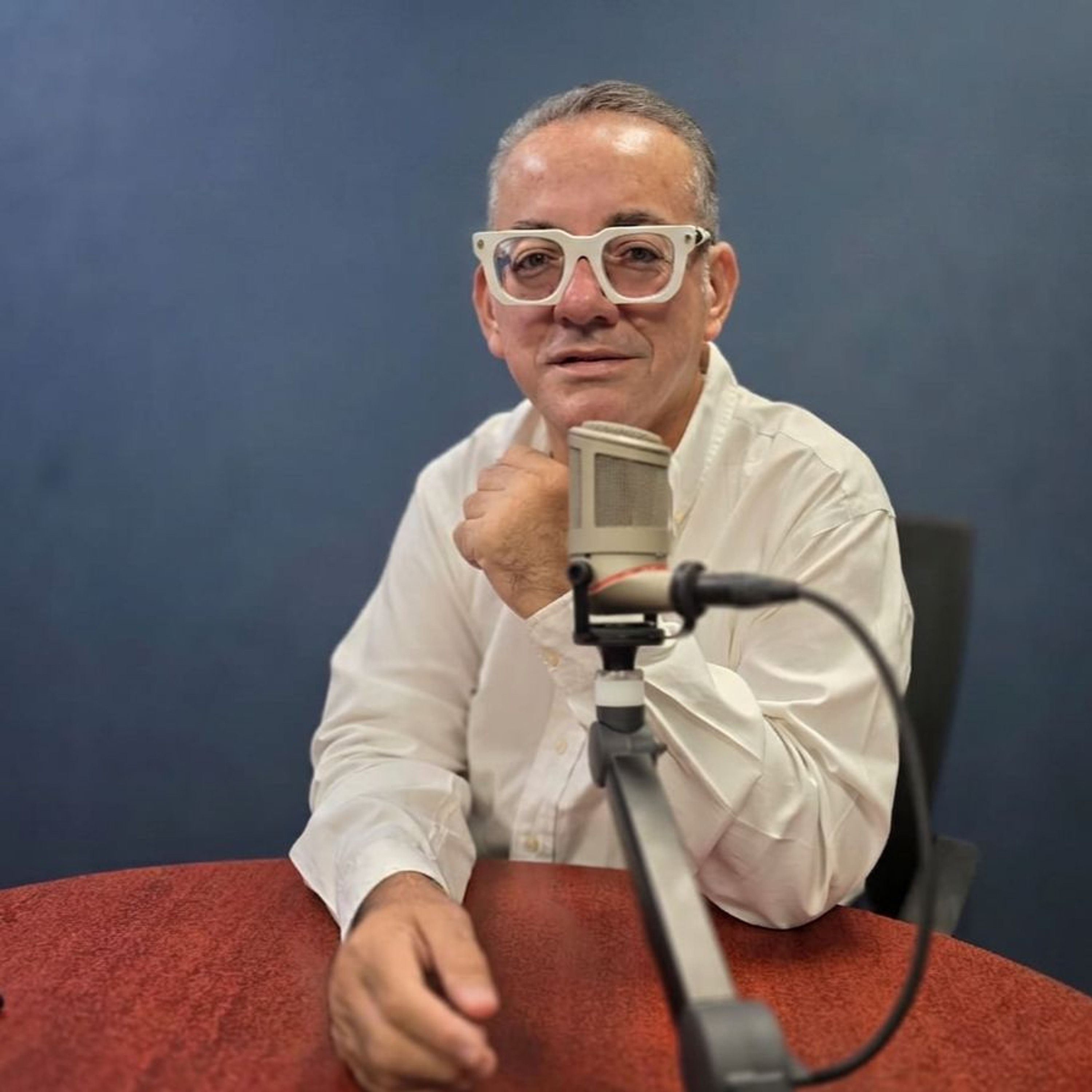 Comentario de Max Cortés: IPECOL y el pago de servicios médicos y especialidades episode artwork