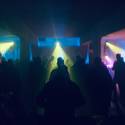 Louis Unknown - Strict Behavior (live)
