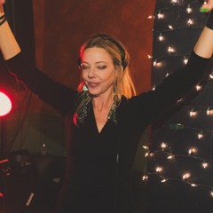 Live Shows - https://linktr.ee/karinbash