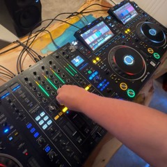 First Set on CDJ-3000's