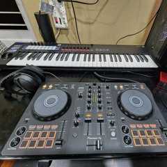 DAY 1: Learning how to DJ