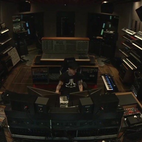 Deadmau5 - Escape (Twitch Studio Livestream Pieces Stitched). I like this better than the released