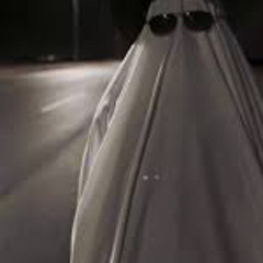 ولو حوليه كل الناس حاسس اني عايش وحدي